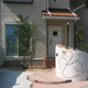 �J���t���ȃ����K�ƃK���X�ʂŃf�U�C�����ꂽ�G���g�����X���ڂ������G�N�X�e���A�ł��B